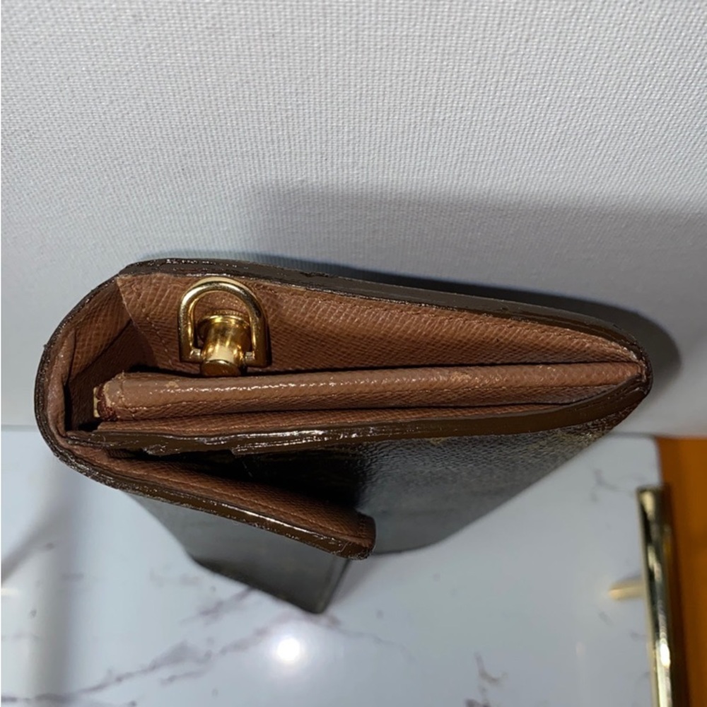 SOLDAuthentic Louis Vuitton Monogram Sarah Wallet - Picture 12 of 14